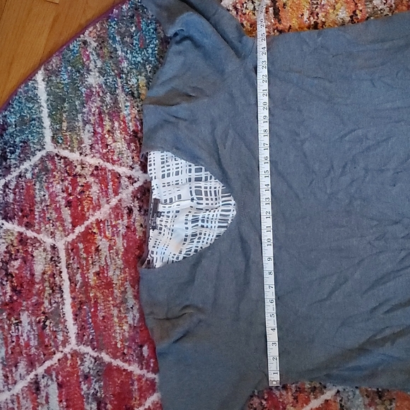 89th & Madison sweater with open back detail - Picture 11 of 12